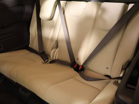 Used 2024 Subaru Ascent Premium w/ Convenience Package image 13