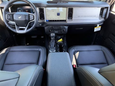 New 2025 Ford Bronco Outer Banks image 34