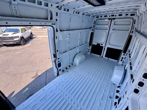 Used 2025 RAM ProMaster 3500 w/ Safety Group FWD image 12