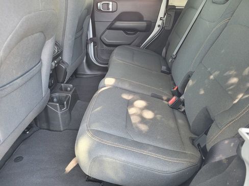 Used 2024 Jeep Wrangler Sahara image 10