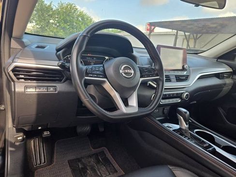 Used 2025 Nissan Altima 2.5 SR FWD image 15