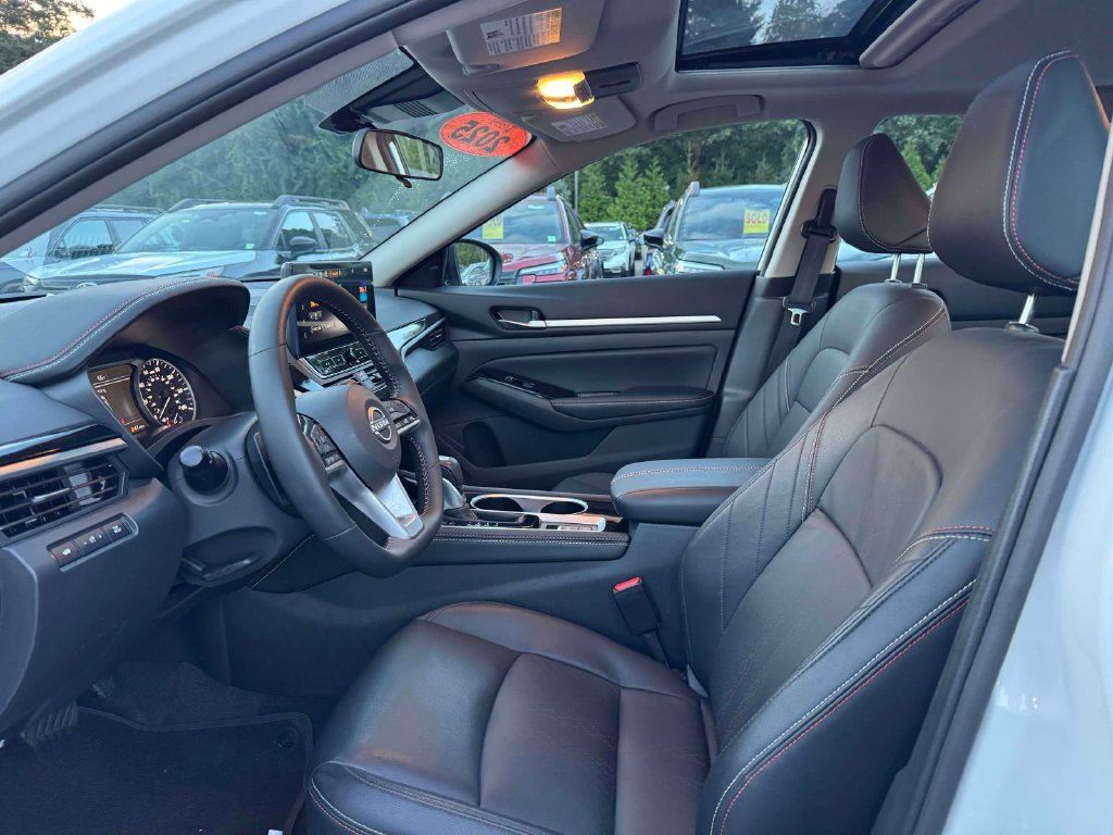 Used 2025 Nissan Altima 2.5 SR w/ SR Premium Package AWD/4WD image 16