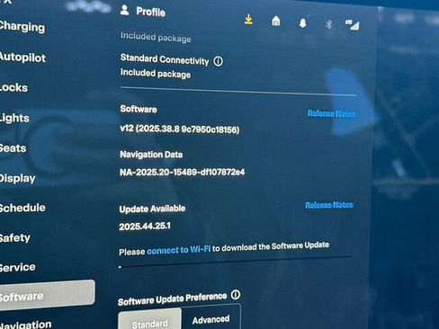 Used 2022 Tesla Model X image 35