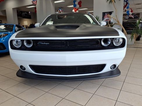Certified 2022 Dodge Challenger R/T Scat Pack w/ T/A Package RWD image 2