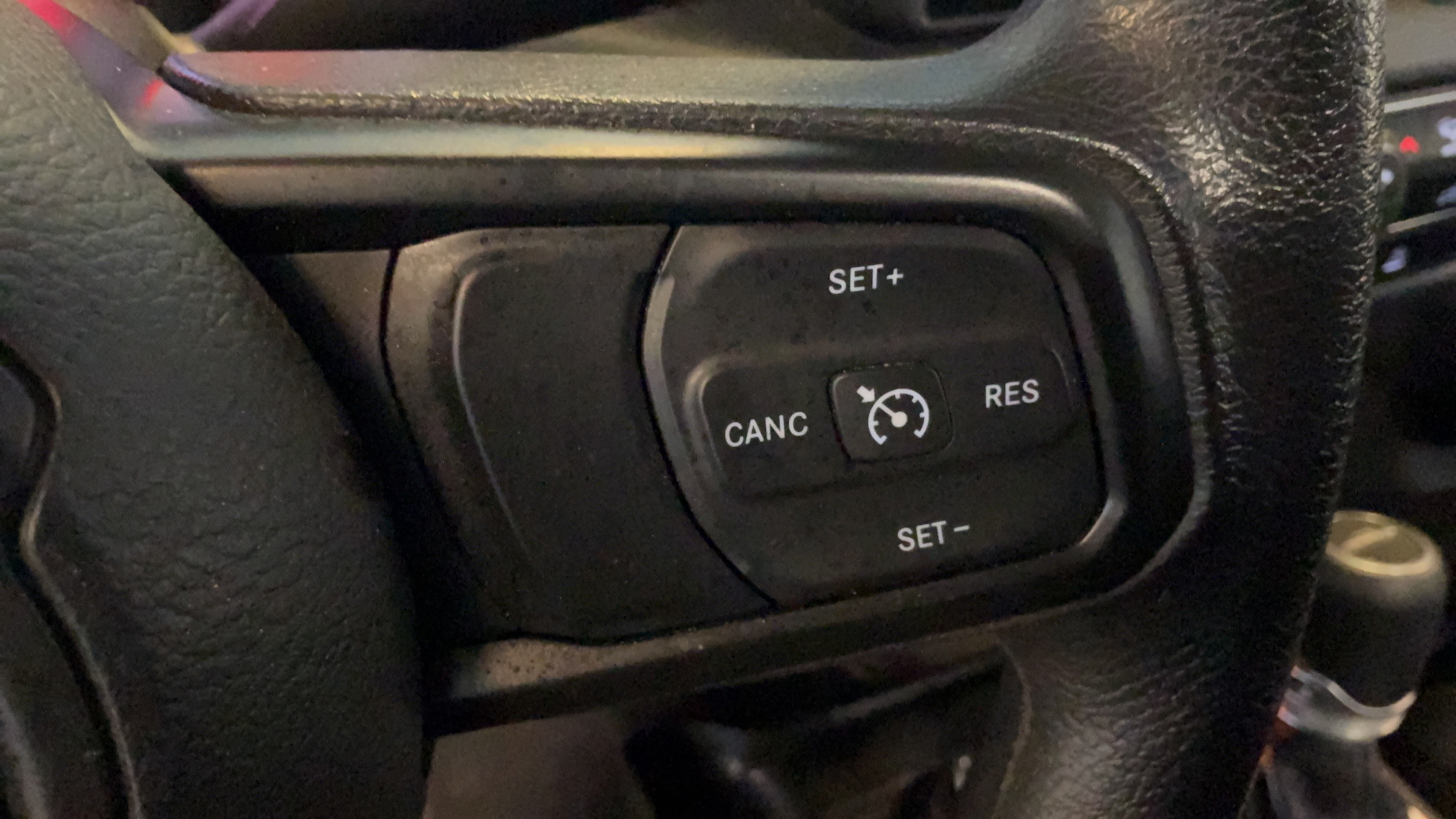 Used 2025 Jeep Gladiator Sport AWD/4WD image 19