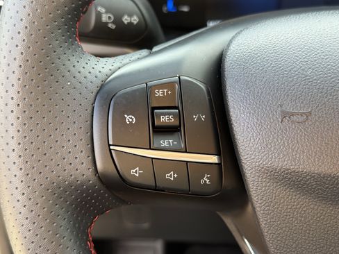 Used 2025 Ford Escape ST-Line image 16