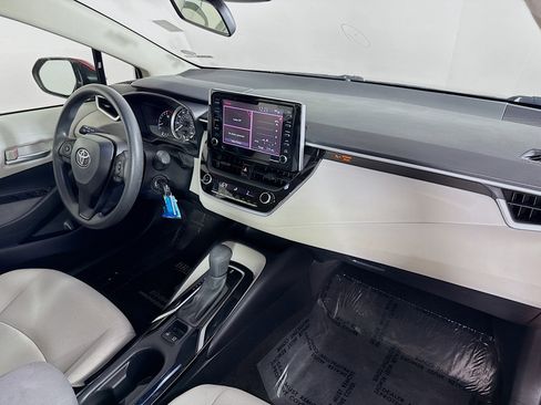 Used 2021 Toyota Corolla LE image 34
