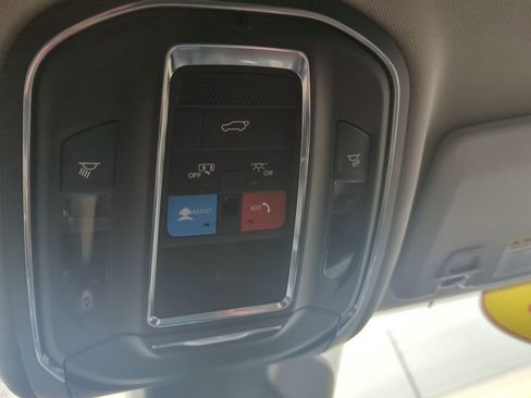 Used 2024 Jeep Grand Cherokee Limited image 54