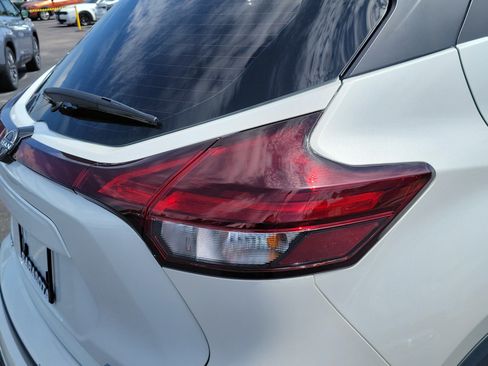 Used 2024 Nissan Kicks SV w/ Exterior Package FWD image 11