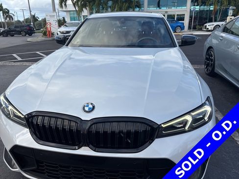 Used 2023 BMW 330i Sedan w/ M Sport Package image 10