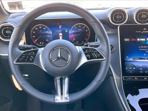 Used 2026 Mercedes-Benz GLC 300 4MATIC image 5
