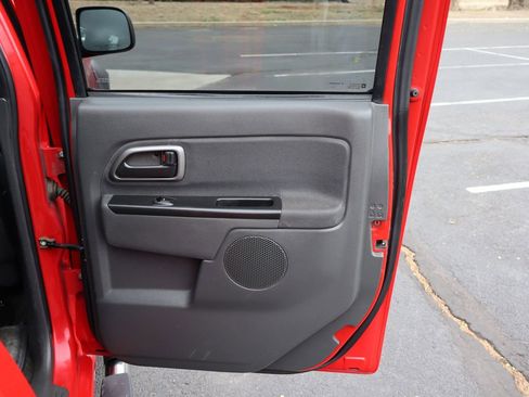 Used 2005 Chevrolet Colorado LS image 25