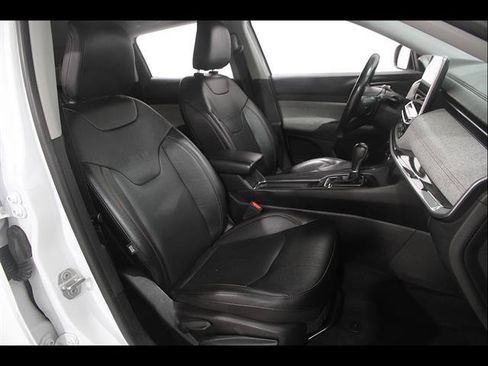 Used 2022 Jeep Compass Latitude AWD/4WD image 17