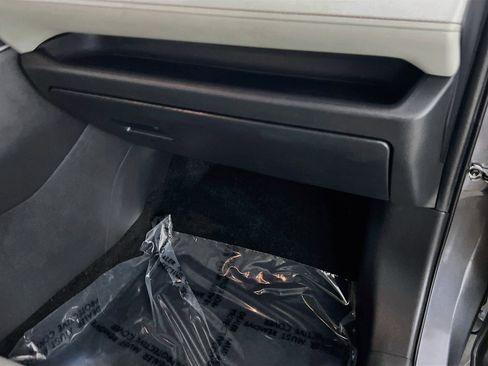 Used 2019 Toyota RAV4 XLE Premium FWD image 35