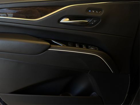 Certified 2024 Cadillac Escalade Premium Luxury Platinum image 23