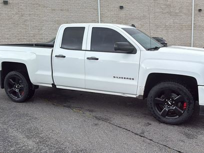 Used 2018 Chevrolet Silverado 1500 LT w/ Redline Edition