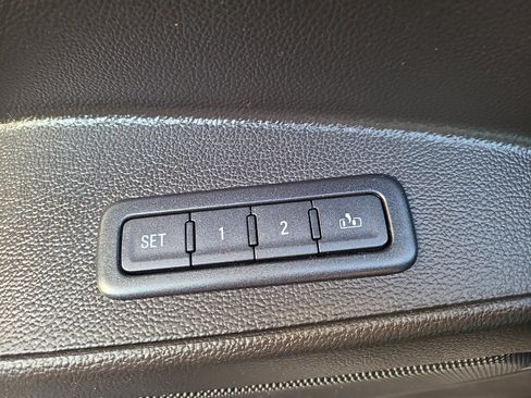 Used 2015 GMC Yukon XL Denali w/ Premium Package image 27