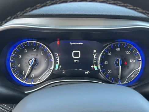 New 2026 Chrysler Pacifica Limited image 22