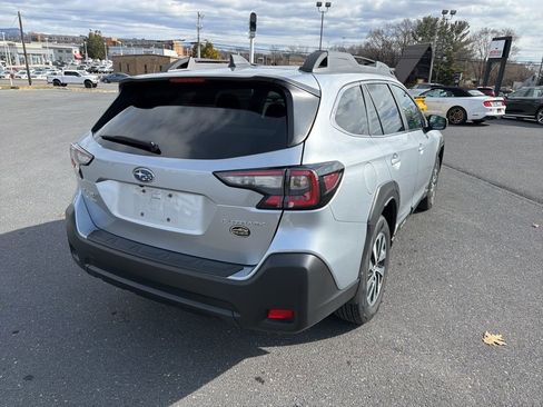 Certified 2025 Subaru Outback Premium image 5