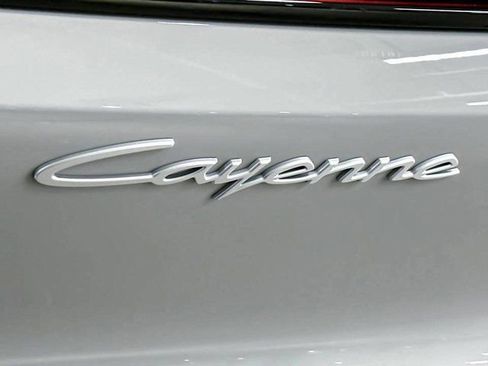 Certified 2025 Porsche Cayenne Coupe image 40