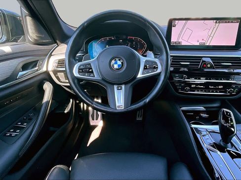 Used 2022 BMW 530i w/ Executive Package RWD image 6