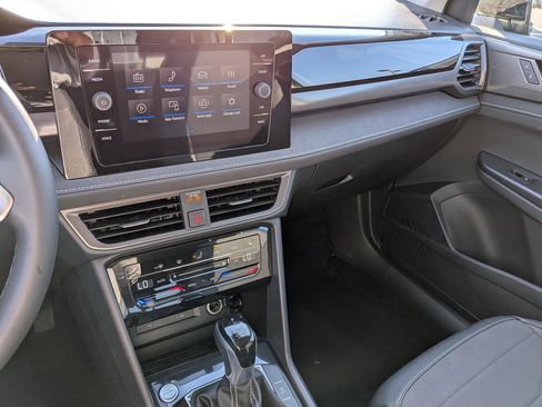 New 2026 Volkswagen Taos SE FWD image 21