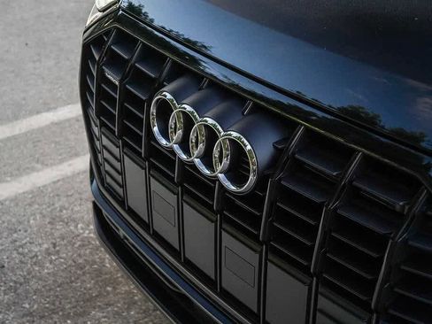 New 2025 Audi Q3 2.0T Premium image 9