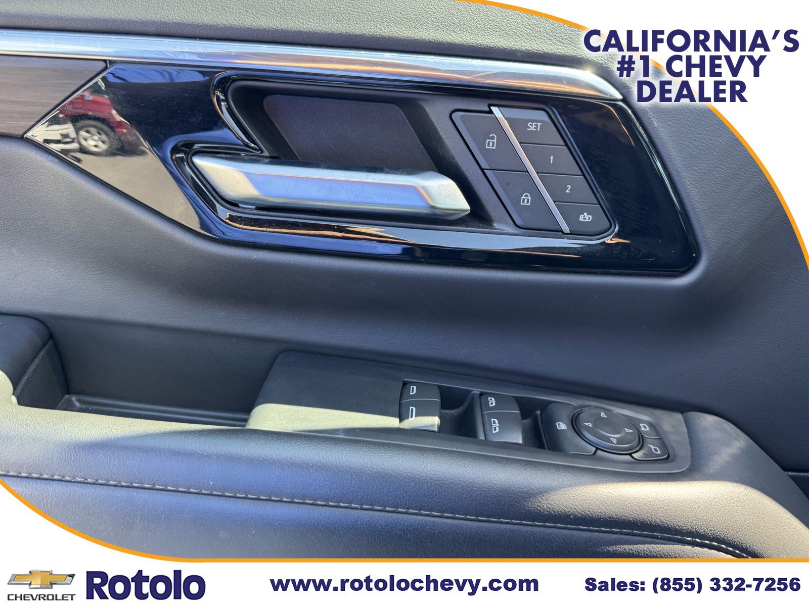 Used 2025 Chevrolet Suburban LT RWD image 19