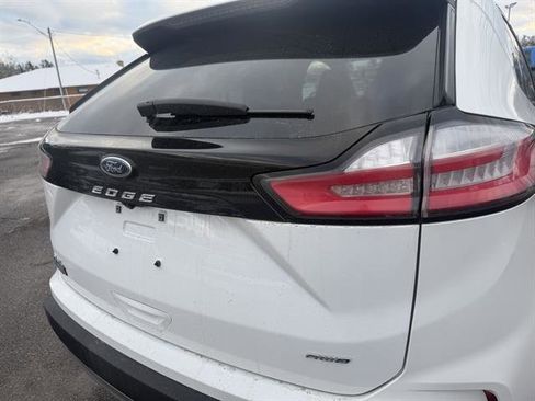 Used 2022 Ford Edge SEL w/ Convenience Package image 22