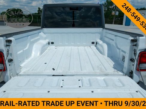 Used 2022 Jeep Gladiator Sport AWD/4WD image 7