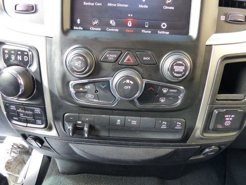 Used 2018 RAM 1500 Big Horn AWD/4WD image 39
