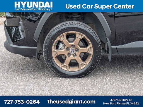 Used 2024 Toyota RAV4 AWD Hybrid image 9