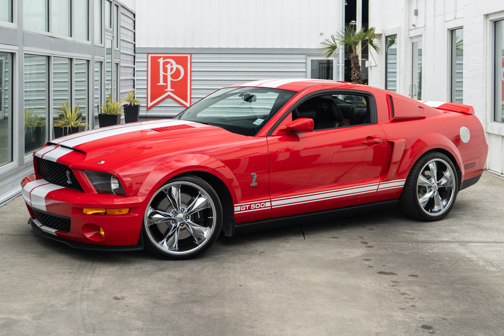 Used 2007 Ford Mustang Shelby GT500 RWD image 2