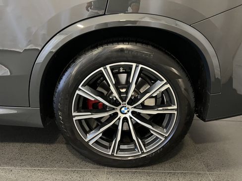 Used 2025 BMW X5 M60i image 11