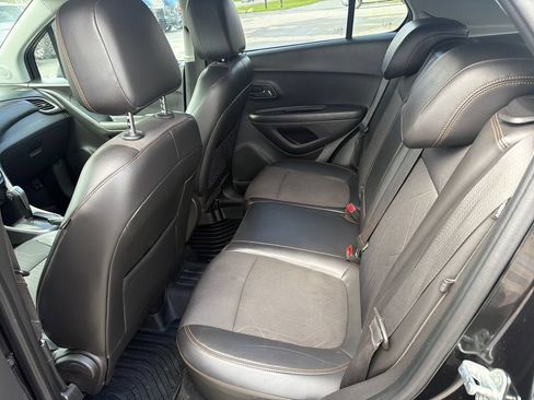 Used 2019 Chevrolet Trax LT w/ LT Convenience Package AWD/4WD image 21