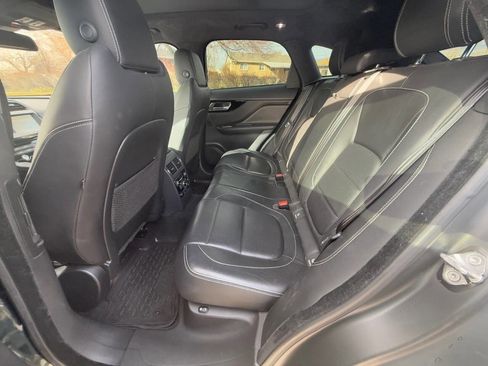 Used 2017 Jaguar F-PACE R-Sport image 10