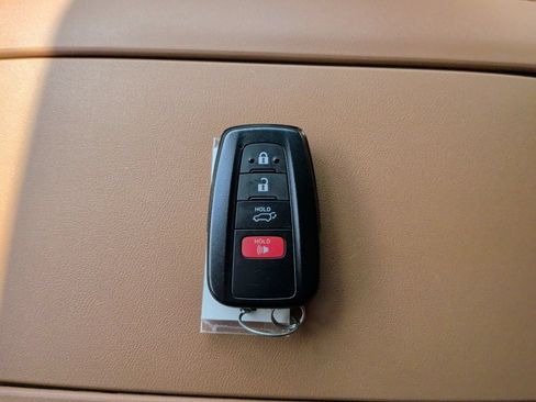 Used 2022 Toyota Highlander Platinum AWD/4WD image 51