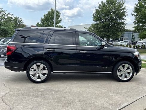Used 2024 Ford Expedition Platinum AWD/4WD image 2