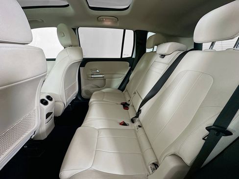 Used 2022 Mercedes-Benz GLB 250 4MATIC image 33