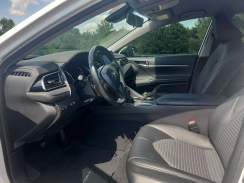 Used 2023 Toyota Camry SE FWD image 12