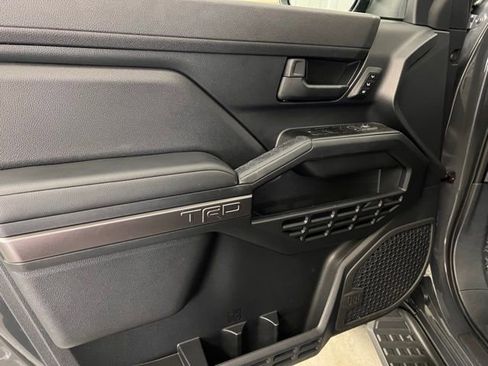 Used 2025 Toyota 4Runner TRD Off-Road Premium image 9