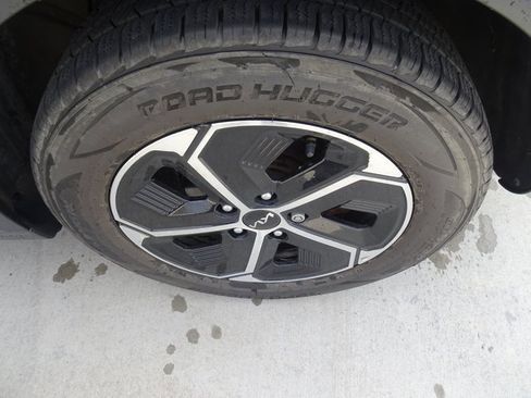 Used 2023 Kia Niro EX image 10