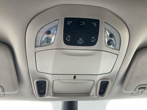 Used 2024 Chrysler Pacifica Limited FWD image 27