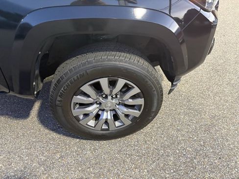 Used 2023 Toyota Tacoma Limited image 21