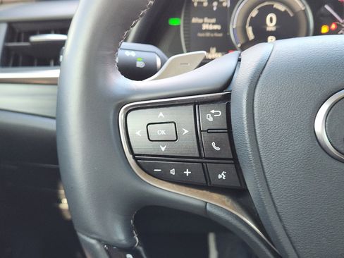 Used 2020 Lexus ES 300h w/ Premium Package image 36