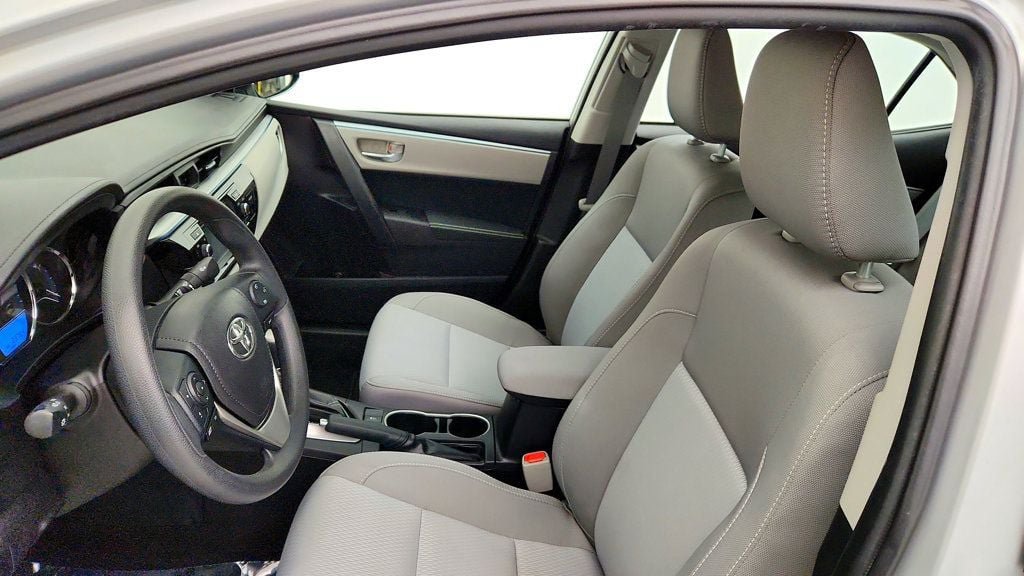 Used 2016 Toyota Corolla LE FWD image 19