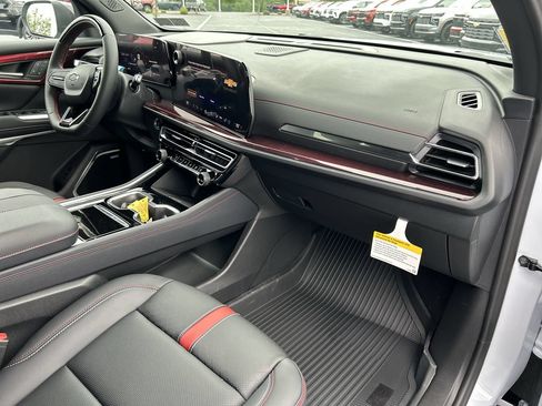 New 2026 Chevrolet Traverse RS w/ LPO, Floor Liner Package AWD/4WD image 16