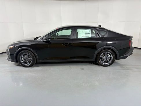 New 2026 Kia K4 LXS image 5