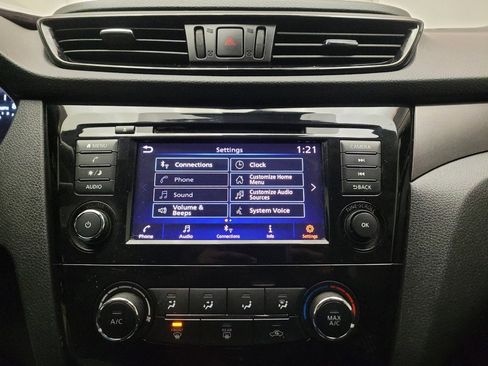 Used 2020 Nissan Rogue Sport S image 25