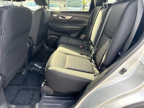Used 2017 Nissan Rogue SV w/ SV Premium Package AWD/4WD image 13